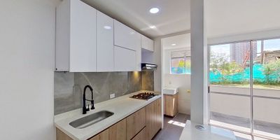 Apartamento en venta de 62M², con vista exterior, ubicado en un 1er piso, parqueadero propio cubierto y parqueadero de moto. 

El edificio cuenta con piscina, parque infantil, salón comunal, zonas verdes y vigilancia privada las 24 horas.

Cerca de centros comerciales Parque Fabricato; Cerca de almacenes de cadena como Tienda D1, Tienda Ara, Éxito, Surtimax y Olímpica; cerca a colegios Institución Educativa Tomás Cadavid Restrepo; cerca a universidad de San Buenaventura; cerca a paraderos de transporte público; Vías de acceso por la Calle 38 y Carrera 57.
