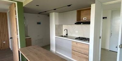 ¡Gran oportunidad en Cerritos. Entrada Ukumarí! hermoso apartamento, totalmente terminado y listo para habitar. Precio negociable. Piso alto con hermosa vista panorámica. Parqueadero cubierto. Ubicado en una de las zonas de mayor valorización, con cómodas vías de acceso y cerca de todo lo que necesitas. ¡Invierte o vive en un lugar exclusivo y con excelente proyección!Contáctanos para más información.