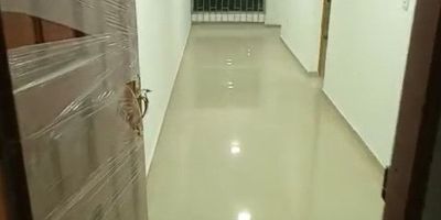 Descubre la comodidad y elegancia en este encantador apartamento de 2 habitaciones y 1 baño. Con una distribución inteligente de 45 metros cuadrados, este espacio te invita a disfrutar de momentos únicos en un ambiente acogedor y funcional. Situado en una ubicación privilegiada, este hogar te brinda la oportunidad de vivir una vida llena de comodidades y bienestar. ¡Ven y descubre tu nuevo hogar!