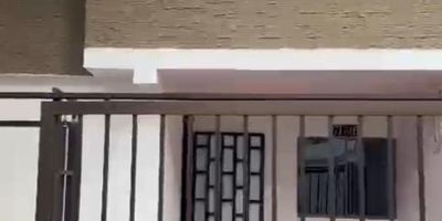 Descubre esta encantadora casa con 3 habitaciones y 3 baños en . Con 78 metros cuadrados, este hogar ofrece un espacio acogedor y funcional para toda la familia. Disfruta de la comodidad de contar con 1 parqueadero. Su diseño moderno y elegante te invita a crear momentos inolvidables. ¡Haz de este lugar tu nuevo hogar!