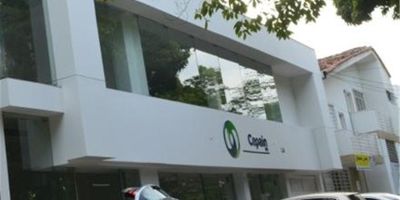 A LA VENTA 2 EDIFICIOS JUNTOS ubicados en el barrio tequendama, Vía principal, Comercio y salud. acabados modernos. uno es de 3 pisos y el otro es de 2 pisos, total 2000 mts construidos, construid cada uno sobre un lote de 595m2. ascensor, planta eléctrica. Permiso de uso de suelo para el sector salud. rentan actualmente 60 millones de pesos libres.