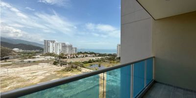 Se vende apartamento para estrenar para renta turistica en edf Delventto en Pozos Colorados, ubicado justo detras de Sierra Laguna y Cabo Tortuga, es decir, a una calle de la playa en la ciudad de Santa Marta.

El apartamento cuendo con 2 habitaciones, cada una con su baño interno, balcon, espacion para sala comedor, cocina abierta y un baño completo adicional. Por último, cuenta con parqueadero. 

Para confirmar algún dato de la publicación, realizar preguntas adicionales o agendar cita para visitar la propiedad, contáctanos! 
