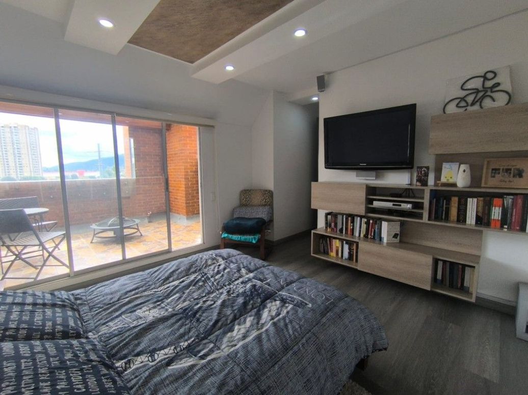 Apartamento de 3 alcobas en venta en Portales Del Norte, Bogotá, 147 m² · foto 2 de 20