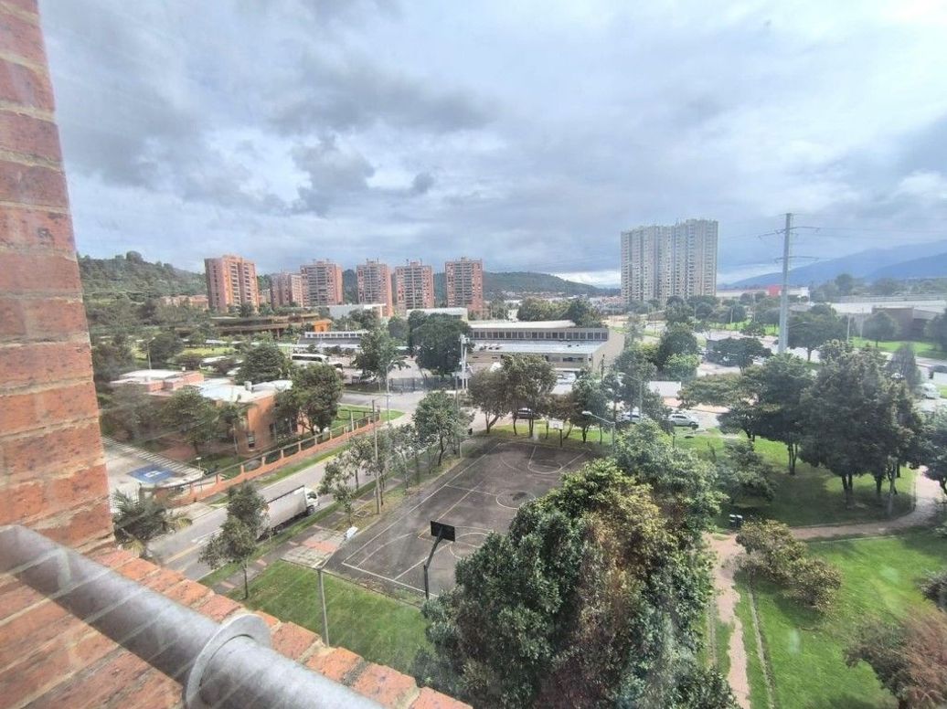 Apartamento de 3 alcobas en venta en Portales Del Norte, Bogotá, 147 m² · foto 7 de 20
