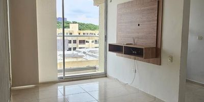 Descubre la comodidad en este apartamento de 3 habitaciones con aires mini split  y blackout cada una, sala-comedor con hermosas cortinas de panel , 2 baños,  cocina, area de labores y balcon con vista a la ciudad. en un area de 61 metros cuadrados. Ubicado en una zona de alta valorizacion y crecimiento de Barranquilla , este inmueble te ofrece un espacio acogedor y funcional, con acabados de alta calidad y una distribución inteligente. La mejor opcion para el disfrute de la tranquilidad y seguridad que este lugar le brinda a tu familia, cuenta con increibles zonas recreativas como, piscina de adultos y niños, gimnasio completamente dotado, canchas multiples, salon de fiestas, zona infantil, vigilancia 24 horas, ¡zonas recreativas a sus alrededores. Haz de este apartamento tu nuevo hogar! Para más información, contacta a SUELOS COLOMBIA S.A.S al número 3155221303.- 3174026391