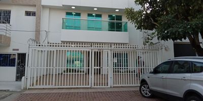 Oficina de 2 piso  
Con 300 m2
170 a ajo y 170 arriba 
Barrio recreo 
Extracto 4
Valor 8 millones mas iva
Con opción de  arrendar por separado si lo requiere