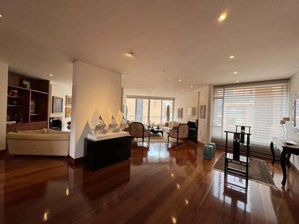 Apartamento de 3 alcobas en arriendo en Bellavista, Bogotá, 300 m² · foto 2 de 20