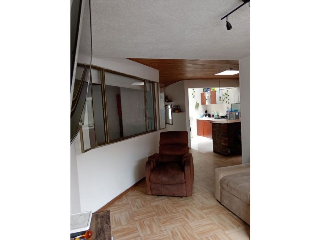 Casa de 1 alcoba en venta en Las Orquideas, Bogotá, 260 m² · foto 7 de 14