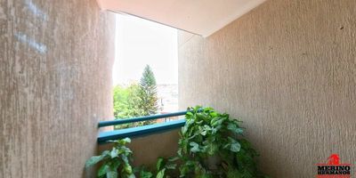 Vendo apartamento en Belén Rosales, cerca a la unidad deportiva de belén y a el centro comercial Unicentro, 
Cuenta con 97 metros cuadrados en cuarto piso sin ascensor, consta de 3 habitaciones con closet, 2 baños, sala comedor, balcón, cocina integral con red de gas y zona de ropas, en unidad cerrada con portería 24 horas, salón social, parque infantil y parqueadero cubierto ¡MIRA EL TOUR VIRTUAL!