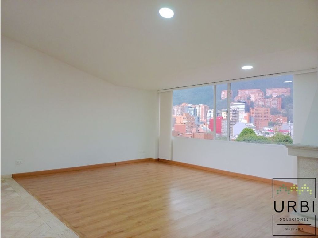 Apartamento de 4 alcobas en venta en Santa Barbara, Bogotá, 255 m² · foto 4 de 20