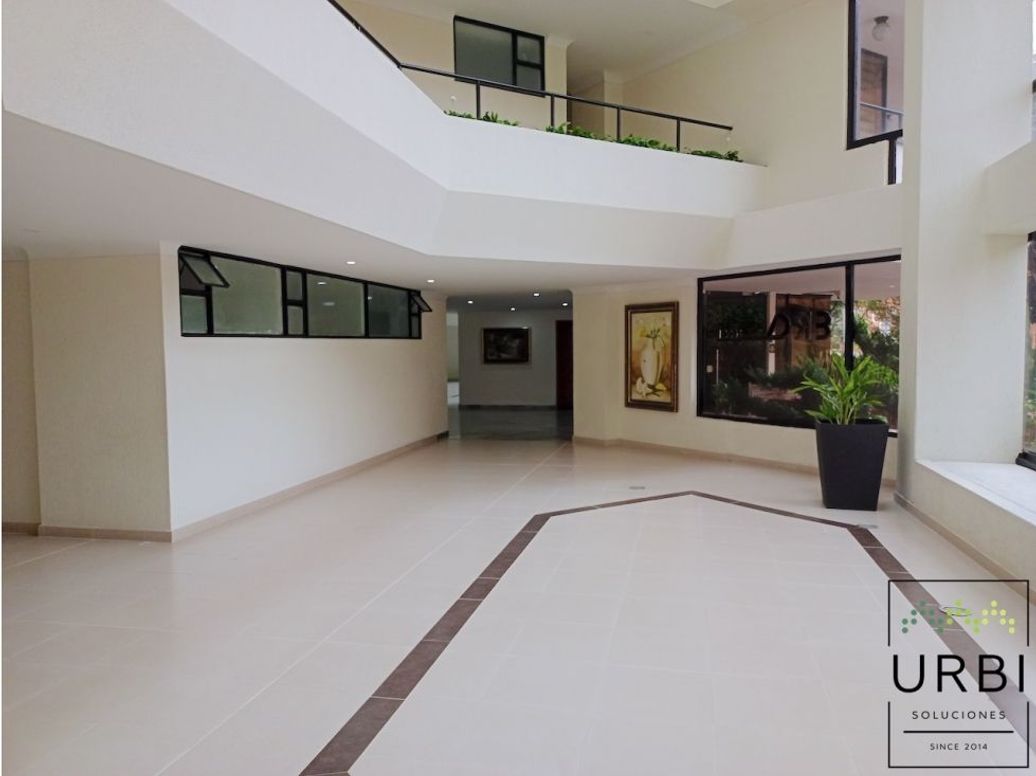 Apartamento de 4 alcobas en venta en Santa Barbara, Bogotá, 255 m² · foto 2 de 20