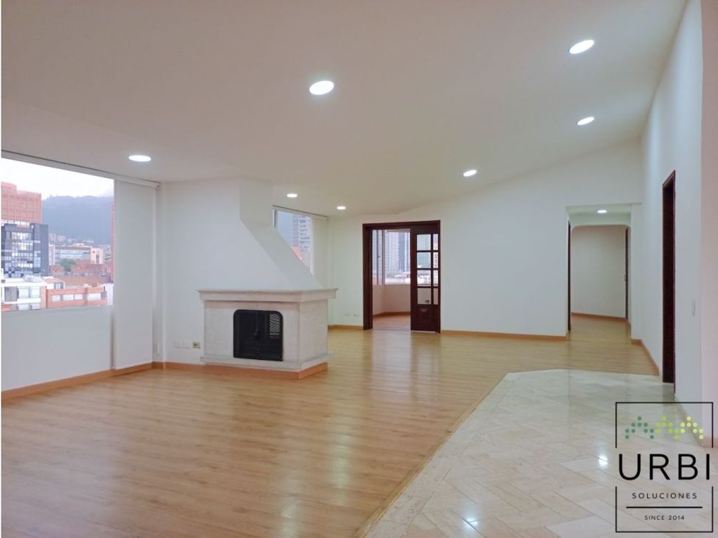 Apartamento de 4 alcobas en venta en Santa Barbara, Bogotá, 255 m² · foto 3 de 20