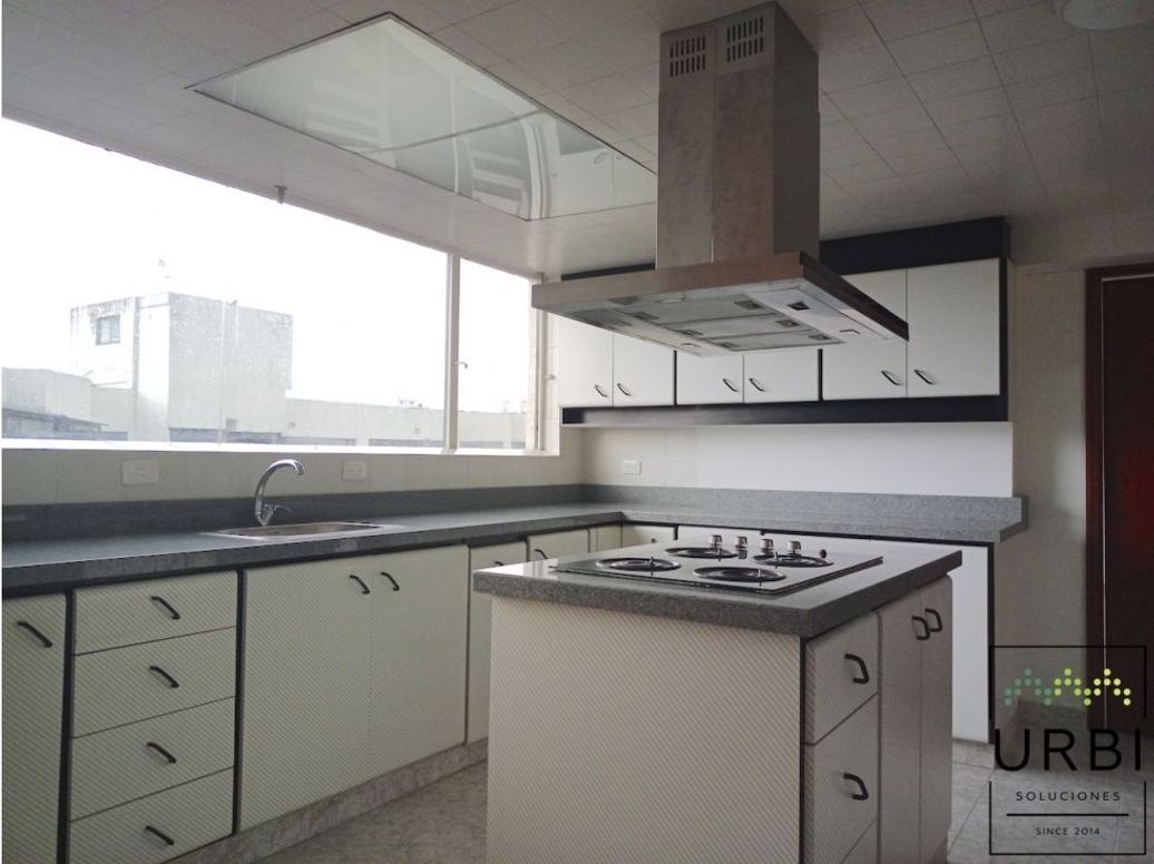 Apartamento de 4 alcobas en venta en Santa Barbara, Bogotá, 255 m² · foto 7 de 20