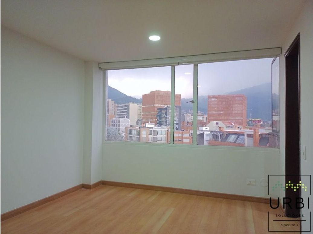 Apartamento de 4 alcobas en venta en Santa Barbara, Bogotá, 255 m² · foto 15 de 20