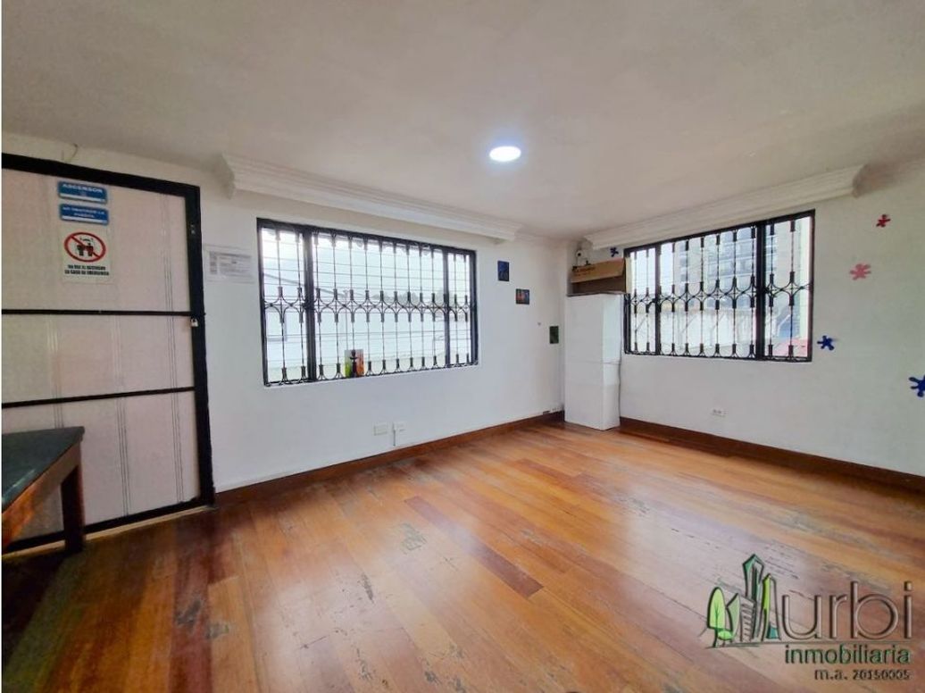 Casa de 6 alcobas en venta en Normandía, Bogotá, 139 m² · foto 6 de 20