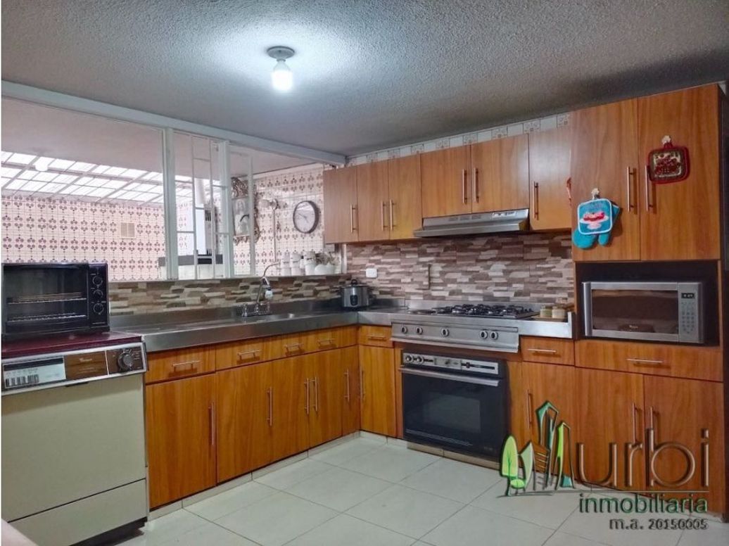 Casa de 4 alcobas en venta en Niza, Bogotá, 257 m² · foto 6 de 20