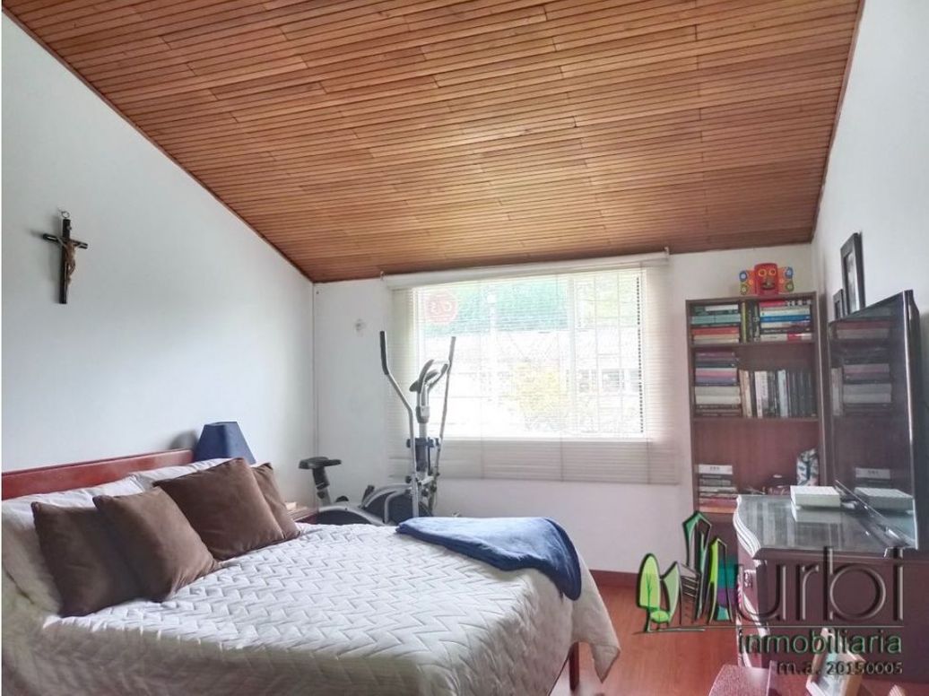 Casa de 4 alcobas en venta en Niza, Bogotá, 257 m² · foto 12 de 20