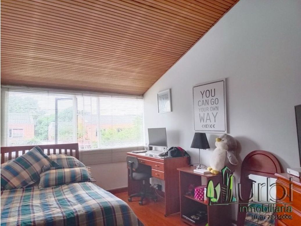 Casa de 4 alcobas en venta en Niza, Bogotá, 257 m² · foto 13 de 20