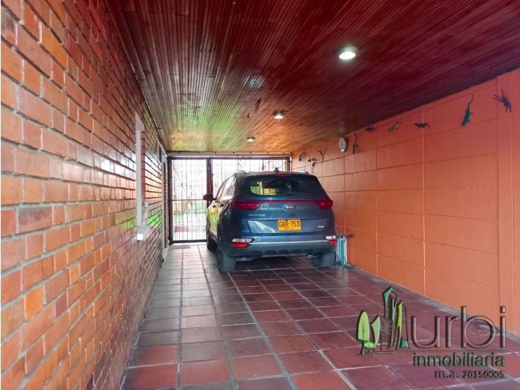 Casa de 4 alcobas en venta en Niza, Bogotá, 257 m² · foto 18 de 20