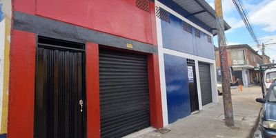 Te presentamos este local dúplex para estrenar en alquiler, ubicado en el  barrio Obrero, una zona con alto flujo comercial, ideal para emprender o expandir tu actividad económica. Rodeado de talleres mecánicos, ferreterías, depósitos y comercio variado, este local representa una excelente vitrina para tu negocio, gracias a su fácil acceso y visibilidad.
El inmueble cuenta con un salón principal, perfecto para zona de atención al público o para adecuar estaciones de trabajo. Encontrarás una cocina sencilla, también incluye un baño y una zona de lavado con lavadero.
Este es ideal para mecánicas ligeras, oficinas administrativas, venta de repuestos, servicios técnicos, misceláneas o pequeños talleres especializados, entre muchas otras opciones comerciales.
Estrena tu espacio, dale forma a tu idea de negocio y crece en un entorno dinámico y bien ubicado.
 Contáctanos para más información y agenda tu visita. ¡No dejes pasar esta gran oportunidad de comenzar o expandir tu emprendimiento!