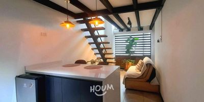 [VEN] ID HOUM: 155546

En Houm te ayudamos de forma fácil y segura. Los beneficios de comprar con nosotros:
    • Te ayudamos a conseguir financiamiento a través de una asesoría personalizada
    • Mediación y seguimiento de todo el proceso
    • Ponemos a tu disposición profesionales en notariado, registro y asesoría jurídica
¡Solo te preocupas de las firmas!

Departamento en venta, ubicado en el barrio Nuevo Campin, con una superficie construida de 40.00 m² y superficie total de 40.00 m². 

Sus principales características son:

    • 1 dormitorio
    • 2 baños
    • Admite mascotas
    • Año de construcción: 2025
            
Además, el inmueble cuenta con las siguientes amenidades:

    • Salón de eventos
    • Ascensor
    • Gimnasio
    • Lavandería
    • Zona de asadores

Si compras con nosotros, te brindamos asesoría personalizada durante todo el proceso.
Más que una inmobiliaria, somos Houm.
*Aplican T&C