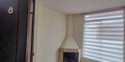 Hermosa casa de aproximadamente 72 m2. Cuenta con sala comedor, 3 habitaciones con su respectivo closet, cocina integral, 3 baños, estudio y patio de ropas. Pueden hacer uso de zonas verdes, salón social y juegos infantiles. Ubicado cerca al Centro Comercial Ecoplaza, Mercado Zapatoca, Parque Celta Funza, Colanta, Hospitales y sector comercial. Posee gran facilidad de acceso a transporte público, cómodas vías de acceso como a la Calle 80.