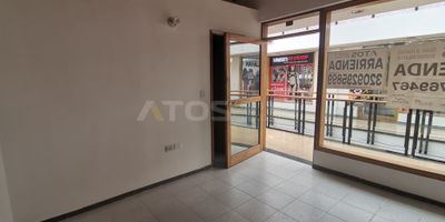 Con Atos Inmobiliaria descubre este exclusivo LOCAL en venta, con 1 espacios y 1 baño privado, ubicado en una zona privilegiada y comercial, en el centro de la ciudad. Con 12 metros cuadrados, es ideal para emprender tu negocio. Aprovecha esta oportunidad única para invertir en tu futuro. ¡Contáctanos ahora para más información y agenda una visita!