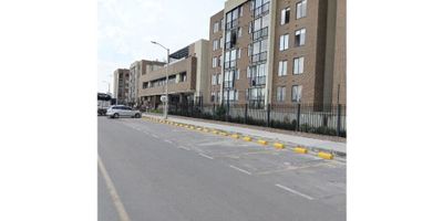 CODIGO  9286FR948  vendo hermoso apartamento, Ubicado en una zona residencial tranquila y de alta valorización, este acogedor inmueble combina comodidad, funcionalidad y una excelente ubicación. Cuenta con dos habitaciones amplias, un estudio ideal para teletrabajo que también ofrece la posibilidad de ser adaptado como una tercera habitación, según tus necesidades.

Disfruta de una excelente iluminación natural en todos sus espacios, se encuentra rodeado de un entorno tranquilo, perfecto para quienes buscan calidad de vida sin alejarse de los principales puntos de interés.

Con excelentes vías de acceso, estarás conectado fácilmente con Bogotá y zonas aledañas. 
