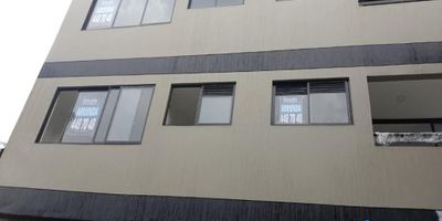 Arriendo Velodromo Apartamento para estrenar en piso 2 de 47 m2 aproximadamente, sala comedor, balcón, cocina semi integral con red de gas, zona de ropas, baño social, 2 alcobas con closet, piso en porcelanato. Inmueble con excelente iluminación y ventilación natural. Cerca a la Parroquia Nuestra Señora De Lourdes y al parque Pinocho