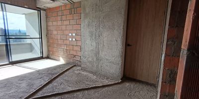 Apartamento en VENTA (obra gris), 3 habitaciones - estudio (habitación principal con vestier), 2 baños, sala comedor, cocina, balcón, zona de ropas. (Valor en obra blanca $650.000.000).