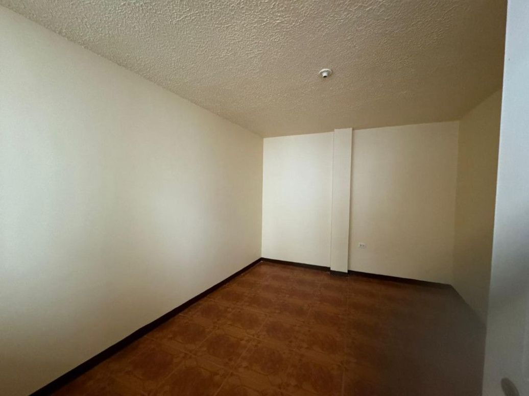 Casa de 4 alcobas en venta en 12 De Octubre, Bogotá, 420 m² · foto 5 de 20