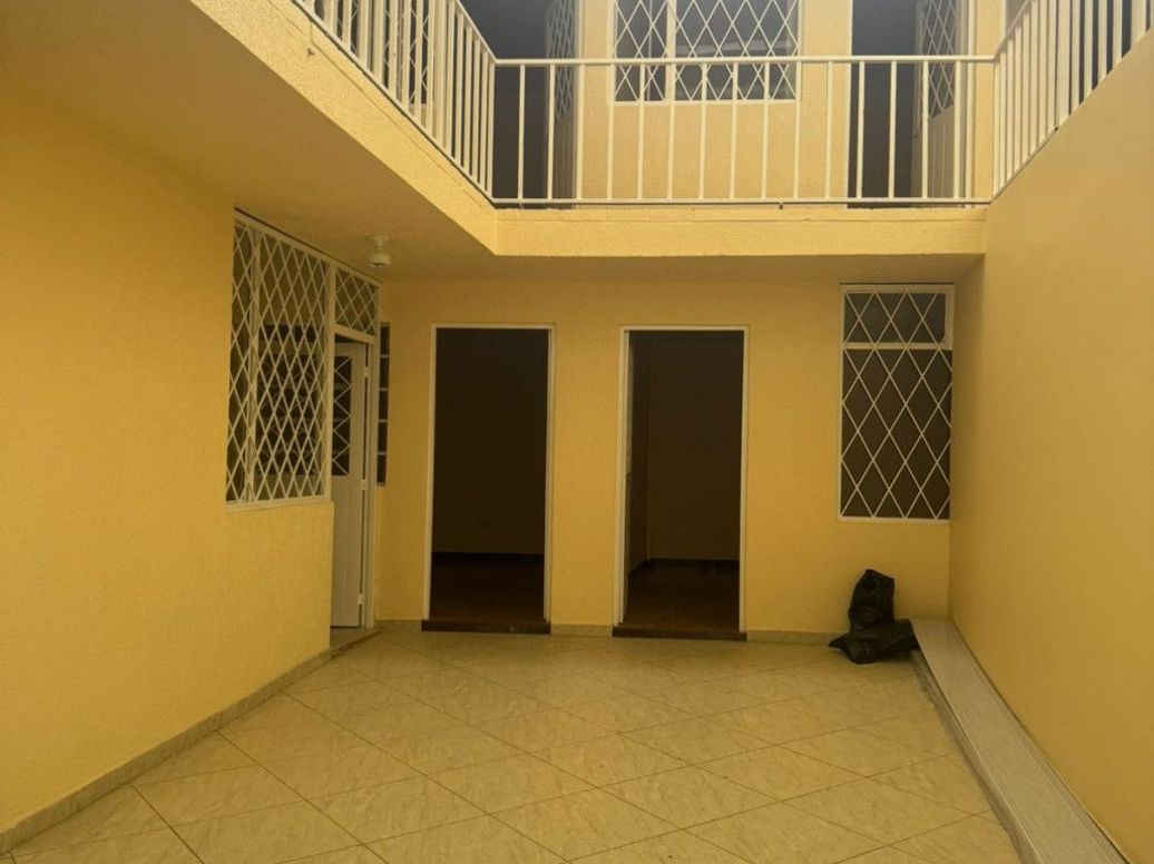 Casa de 4 alcobas en venta en 12 De Octubre, Bogotá, 420 m² · foto 3 de 20