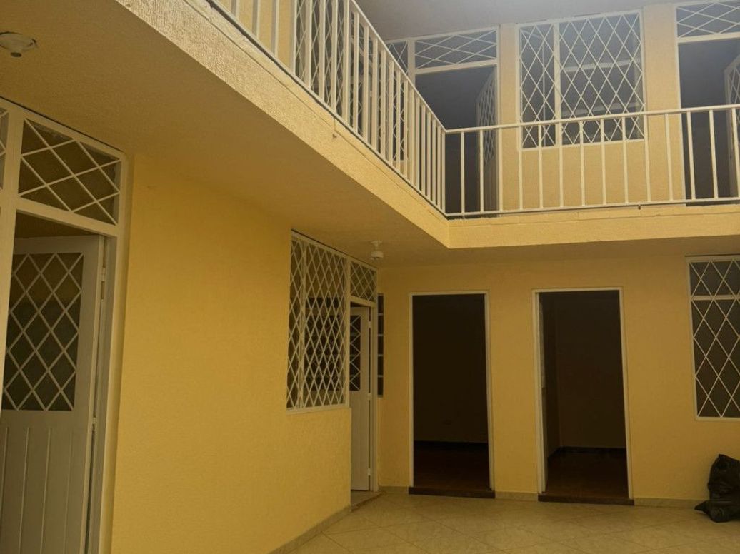 Casa de 4 alcobas en venta en 12 De Octubre, Bogotá, 420 m² · foto 2 de 20