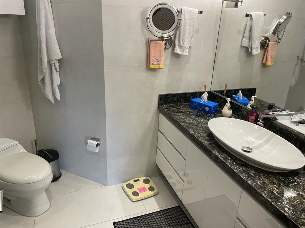 Apartamento de 2 alcobas en venta en Chicó Norte, Bogotá, 154 m² · foto 11 de 16