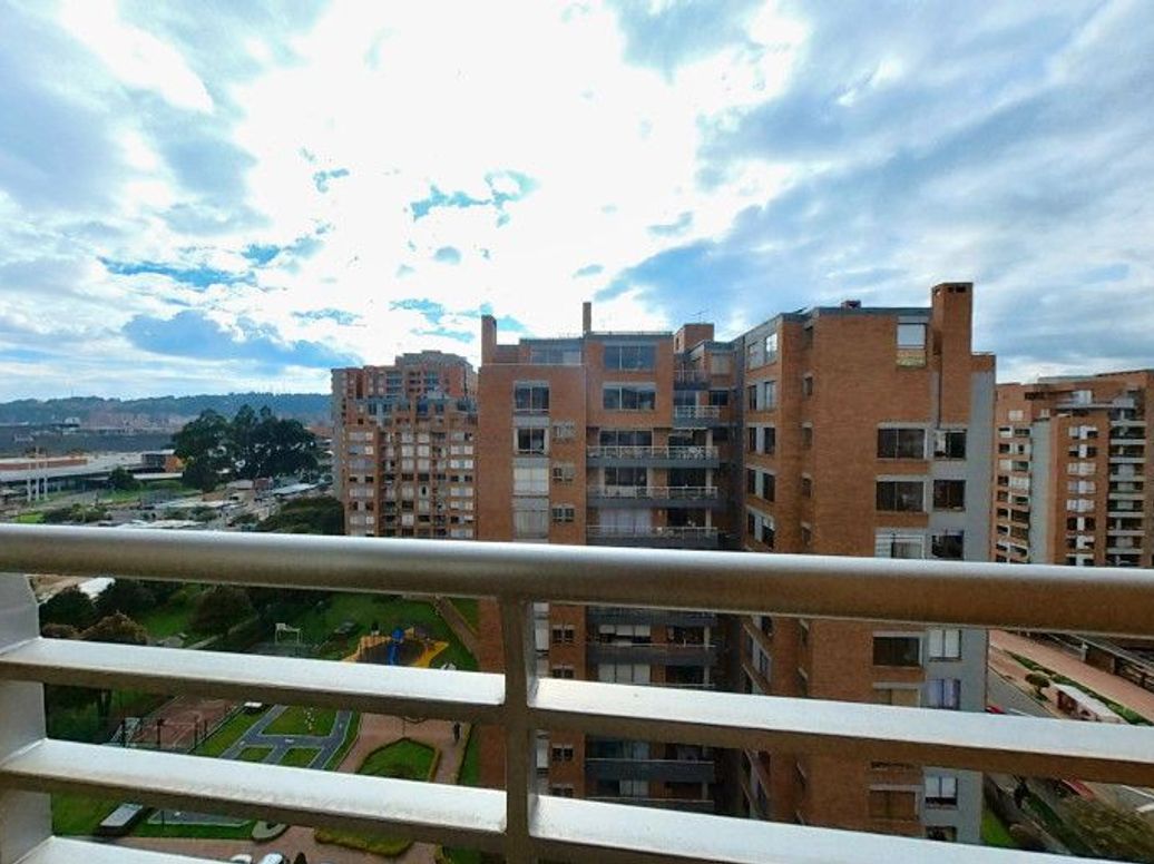 Apartamento de 3 alcobas en venta en El Plan, Bogotá, 196 m² · foto 7 de 20