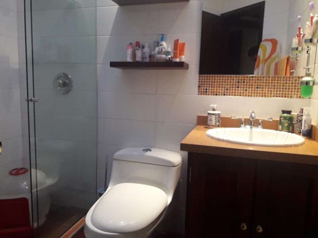 Apartamento de 4 alcobas en venta en Santa Barbara Central, Bogotá, 298 m² · foto 19 de 20