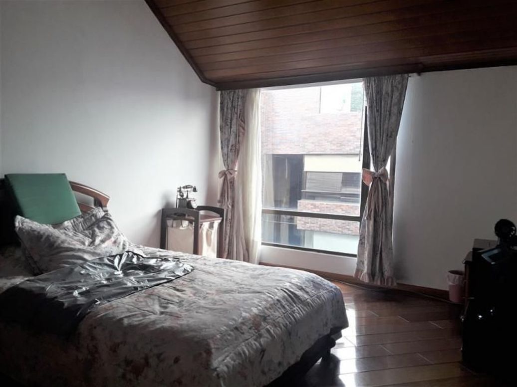Apartamento de 4 alcobas en venta en Santa Barbara Central, Bogotá, 298 m² · foto 20 de 20