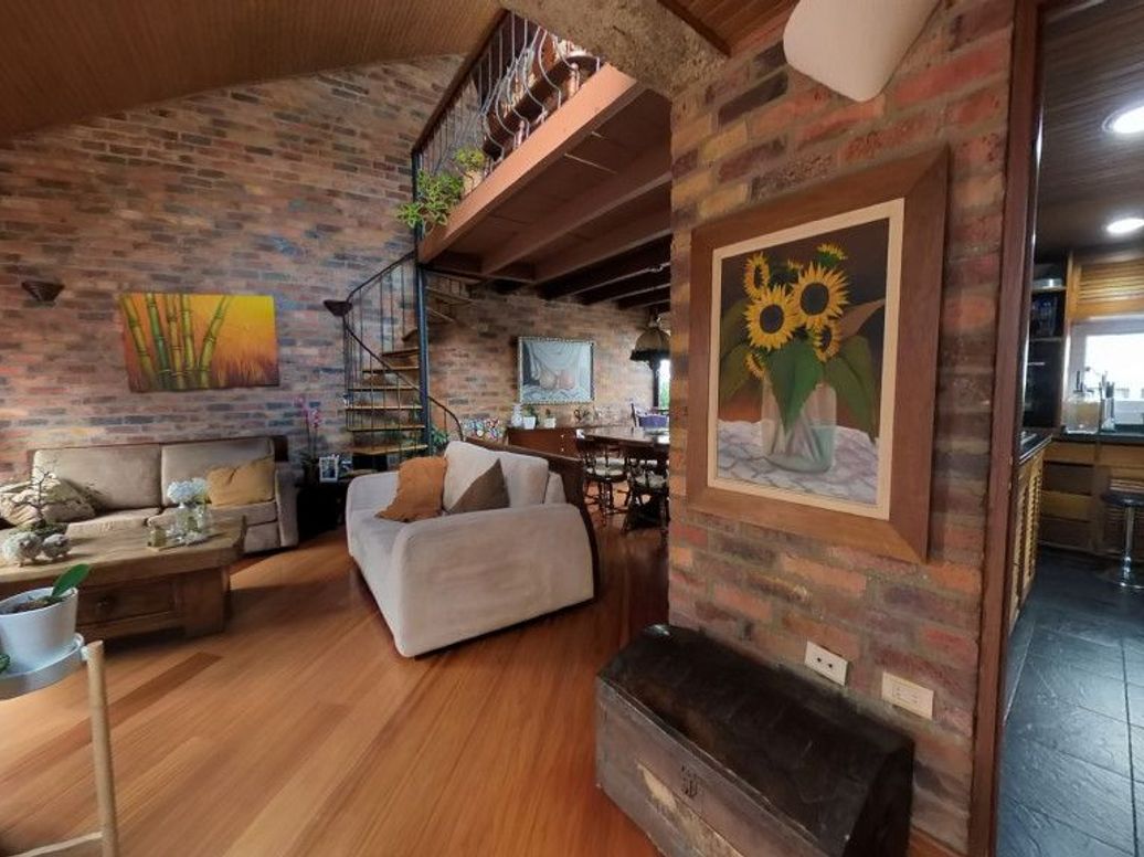 Casa de 3 alcobas en venta en Cedro Narvaez, Bogotá, 169 m² · foto 3 de 20