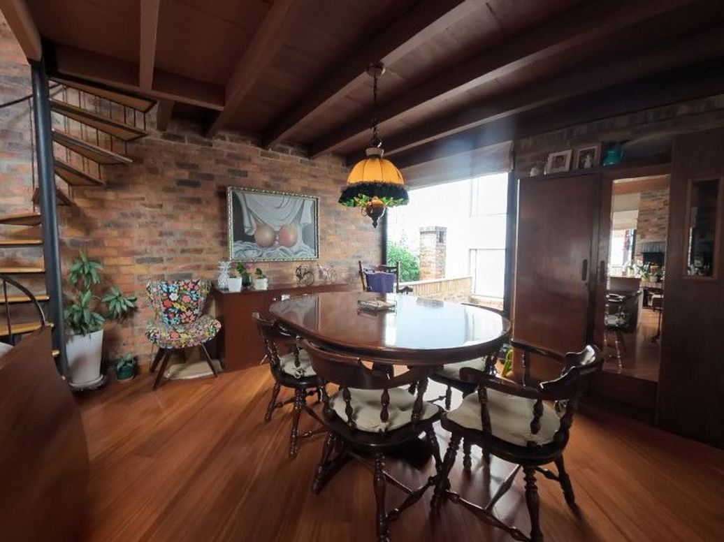 Casa de 3 alcobas en venta en Cedro Narvaez, Bogotá, 169 m² · foto 9 de 20
