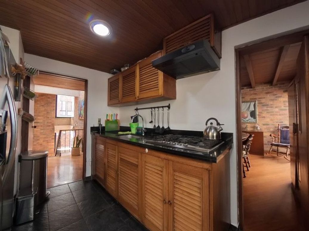 Casa de 3 alcobas en venta en Cedro Narvaez, Bogotá, 169 m² · foto 12 de 20