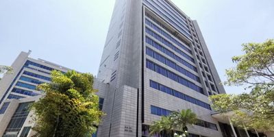 Te presentamos en arriendo amoblado, un moderno apartamento en el sector de Buenavista, en un sitio residencial, comercial y financiero con muy buenos accesos y medios de transporte a disposición.

El apartamento es exterior, muy acogedor y sin duda con muy buen diseño, que te permitirá decorarlo a tu gusto y marcar un estilo.

Al ingresar encontrarás el sector social que está integrado por una gran sala, gracias a sus ventanales que permiten mucho ingreso de luz, y una cocina abierta con barra americana.

La habitación es amplia, cuenta con baño privado y un amplio vestier. También es exterior por lo que tendrás garantizada luz durante todo el día.

Finalmente, hay que resaltar todas las amenidades que te brinda el edificio, entre ellas un espectacular gimnasio y sector de juegos, piscina, lobby doble altura, una espectacular terraza donde podrás disfrutar una vista 360 de la ciudad.

Sin duda, una excelente oportunidad.