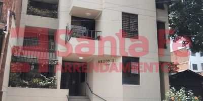 LA PROPIEDAD CUENTA CON SALA COMEDOR, 1 CLOSET, COCINA INTEGRAL, ESTUFA MIXTA, ALACENAS, EXTRACTOR, RED DE GAS, BAÑO EN ACRILICO CON  ESPEJO EN BAÑO, 1 PERSIANA. 2 SILLAS NEGRAS PLASTICAS, PISO EN RETAL DE MARMOL, CITOFONO, INMUEBLE SUJETO A VERIFICACION DE DISPONIBILIDAD