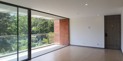 Apartamento en venta cerca a centros comerciales con acceso directo desde vias principales, cerca a universidades, colegios, rutas de transporte publico y servicios complementarios. Piso en madera, puerta de seguridad, sala y comedor independientes, 2 alcobas con baño en cada una,para un total de 3 baños, cocina integral abierta tipo americano,zona de ropas, terraza y parqueaderos independientes cubiertos. Cuenta con aire acondicionado. Conjunto cerrado con ascensor, piscina, gym, salon social, turco, parques infantiles, zonas verdes, vigilancia y porteria 24 horas, citofonia y circuito cerrado de tv .Inmuebles sujetos a verificación de disponibilidad
