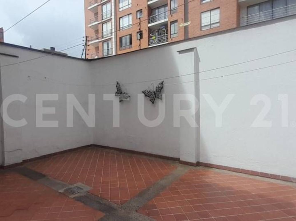 Casa de 5 alcobas en venta en Cedritos, Bogotá, 290 m² · foto 16 de 19