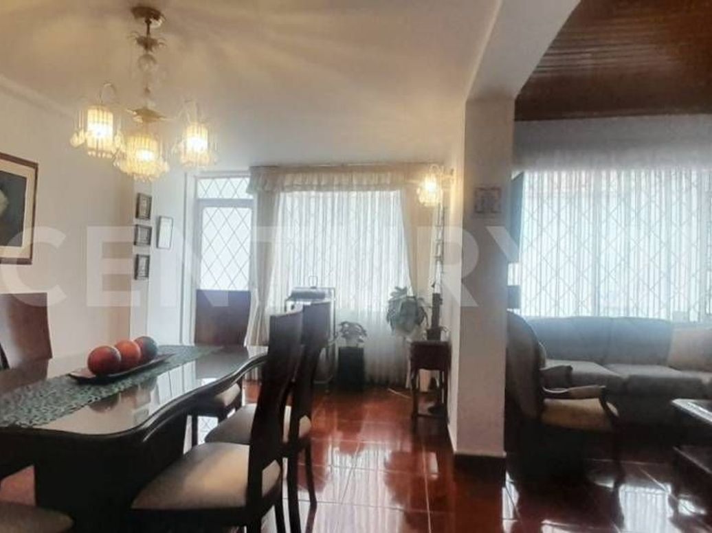 Casa de 5 alcobas en venta en Cedritos, Bogotá, 290 m² · foto 3 de 19