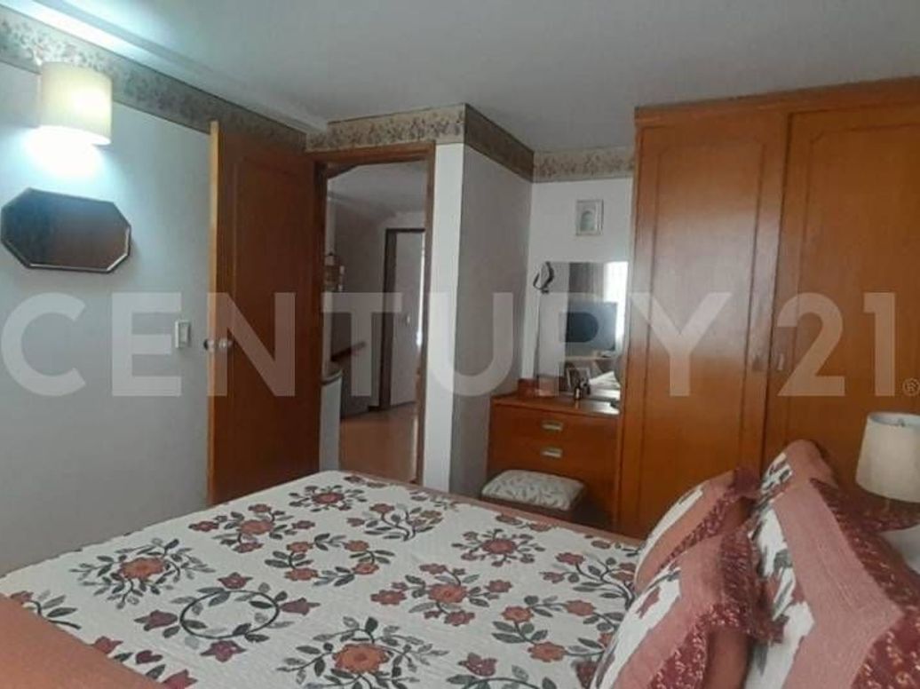 Casa de 5 alcobas en venta en Cedritos, Bogotá, 290 m² · foto 13 de 19