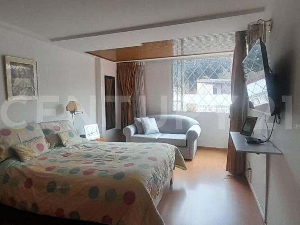 Casa de 5 alcobas en venta en Cedritos, Bogotá, 290 m² · foto 11 de 19