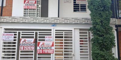 Se alquila hermosa casa en Alfaguara de 2 niveles con parqueadero cubierto, sala comedor con patio y puerta corrediza, cocina, baño  servicio debajo de las escaleras con un pequeño deposito, cocina con sus muebles inferiores y superiores con estractor y estufa, zona de oficios con su puerta tambien, lavadero, segundo piso tiee sus 3 habitacines, la principa con su vstier y baño 1 in closet y baño social, balcon, facil documentacion.