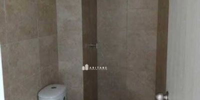 Venta Apto en El Recreo – Edificio Basha

Apartamento de 75 m² con balcón, sala-comedor, cocina integral con estufa empotrada, zona de labores, 2 alcobas con clóset (una con baño privado), baño social, patio interior y parqueadero.
Excelente ubicación y distribución.

