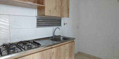 Apartamento en VENTA de 2 habitaciones con closet, 2 baños, sala comedor, estudio, cocina, parqueadero y cuarto útil.